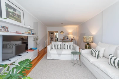 Apartamento T3 para Venda em Algés, Linda-A-Velha e Cruz Quebrada-Dafundo