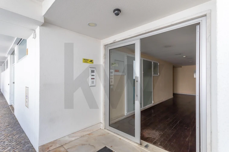 Apartamento T3 para Venda em Algés, Linda-A-Velha e Cruz Quebrada-Dafundo Foto 31