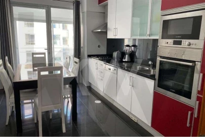 Apartamento T3 para Arrendamento em São Martinho