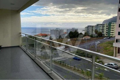 Apartamento T3 para Arrendamento em São Martinho