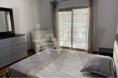 Apartamento T3 para Arrendamento em São Martinho