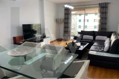 Apartamento T3 para Arrendamento em São Martinho