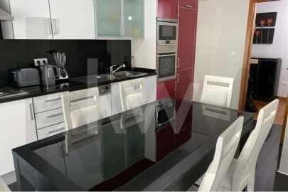 Apartamento T3 para Arrendamento em São Martinho