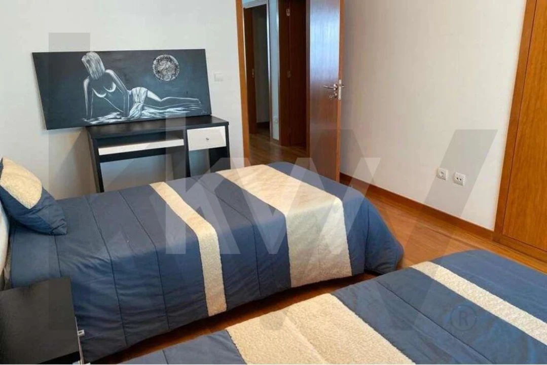 Apartamento T3 para Arrendamento em São Martinho Foto 13