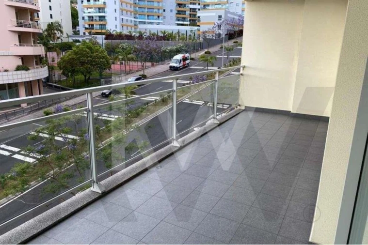 Apartamento T3 para Arrendamento em São Martinho Foto 18
