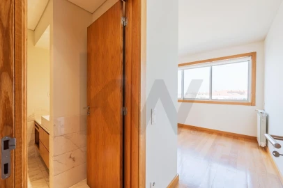 Apartamento T2 para Arrendamento em Santa Marinha e São Pedro da Afurada