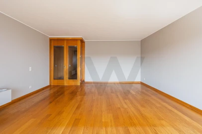 Apartamento T2 para Arrendamento em Santa Marinha e São Pedro da Afurada