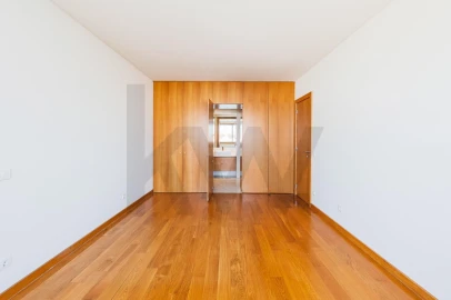 Apartamento T2 para Arrendamento em Santa Marinha e São Pedro da Afurada