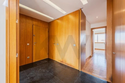 Apartamento T2 para Arrendamento em Santa Marinha e São Pedro da Afurada