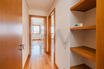 Apartamento T2 para Arrendamento em Santa Marinha e São Pedro da Afurada