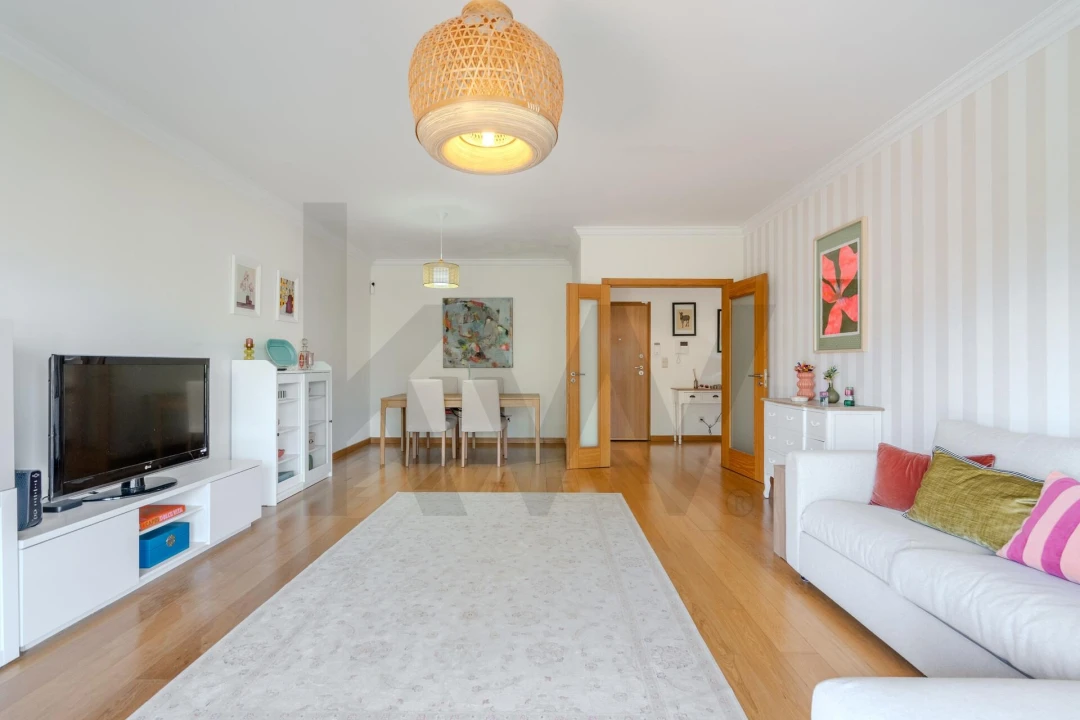 Apartamento T2 para Venda em Carnaxide e Queijas Foto 10