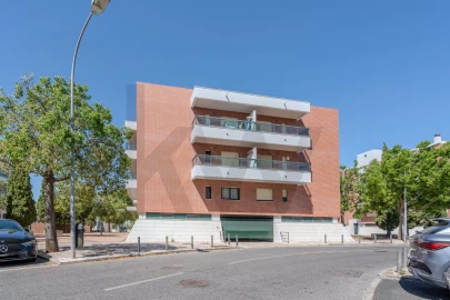 Apartamento T2 para Venda em Carnaxide e Queijas