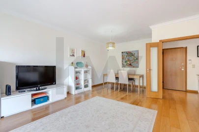 Apartamento T2 para Venda em Carnaxide e Queijas