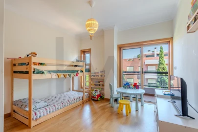 Apartamento T2 para Venda em Carnaxide e Queijas