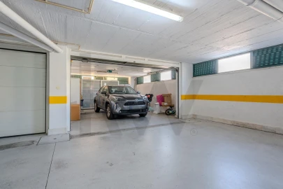 Apartamento T2 para Venda em Carnaxide e Queijas