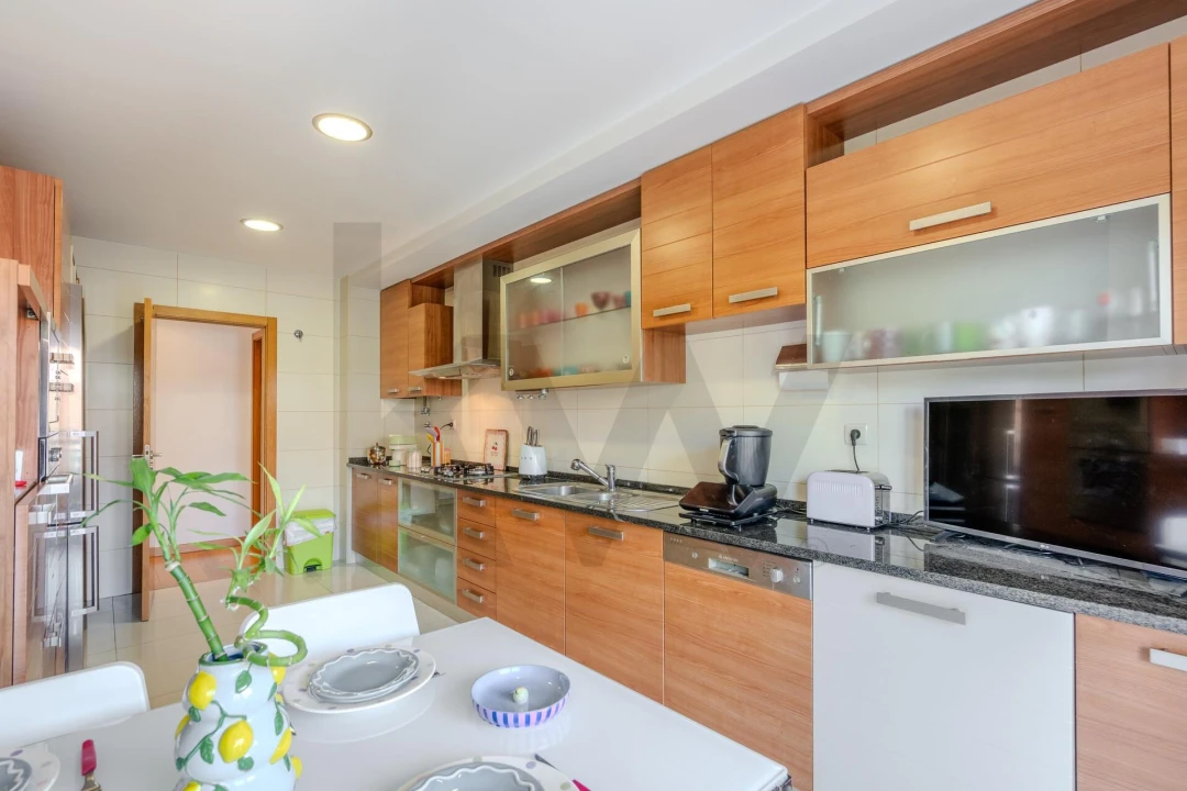 Apartamento T2 para Venda em Carnaxide e Queijas Foto 22