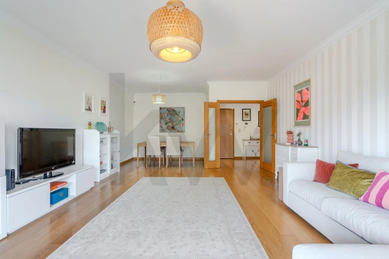 Apartamento T2 para Venda em Carnaxide e Queijas Foto 10