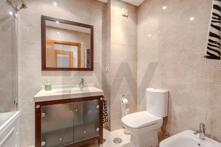 Apartamento T2 para Venda em Carnaxide e Queijas Foto 25