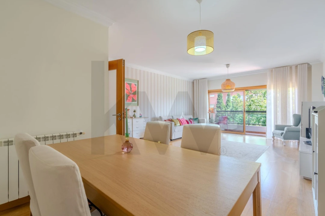 Apartamento T2 para Venda em Carnaxide e Queijas Foto 13