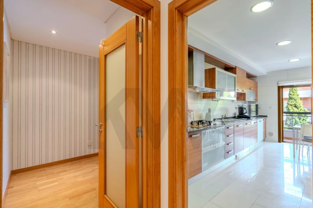 Apartamento T2 para Venda em Carnaxide e Queijas Foto 16
