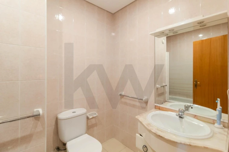 Apartamento T2 para Venda em Rio Tinto Foto 21