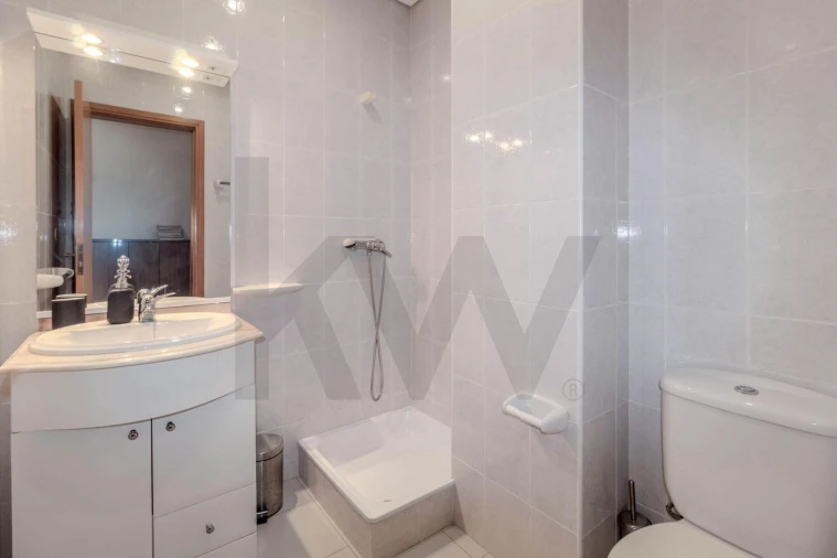 Apartamento T2 para Venda em Rio Tinto Foto 17