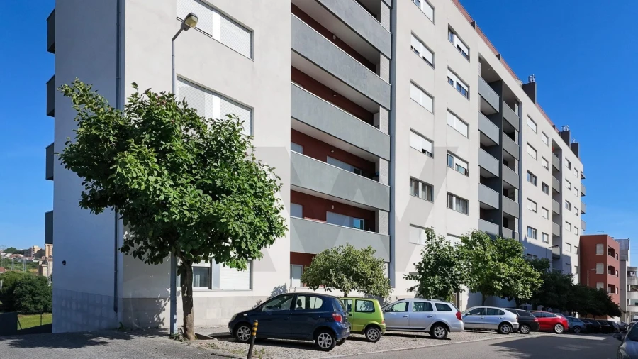 Apartamento T2 para Venda em Rio Tinto Foto 2