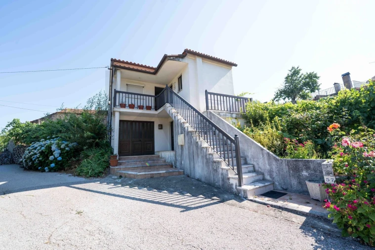 Moradia T2 para Venda em Figueira de Lorvão Foto 2