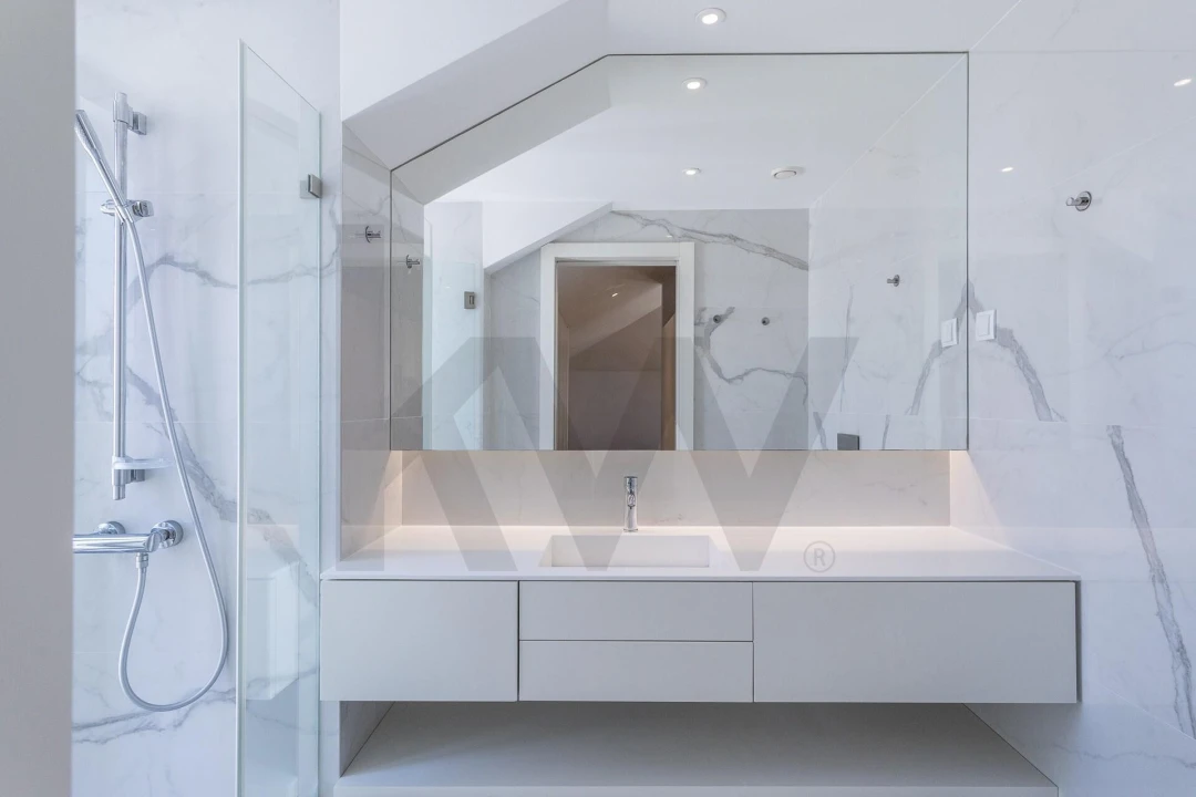 Apartamento T4 para Venda em Santo António Foto 35