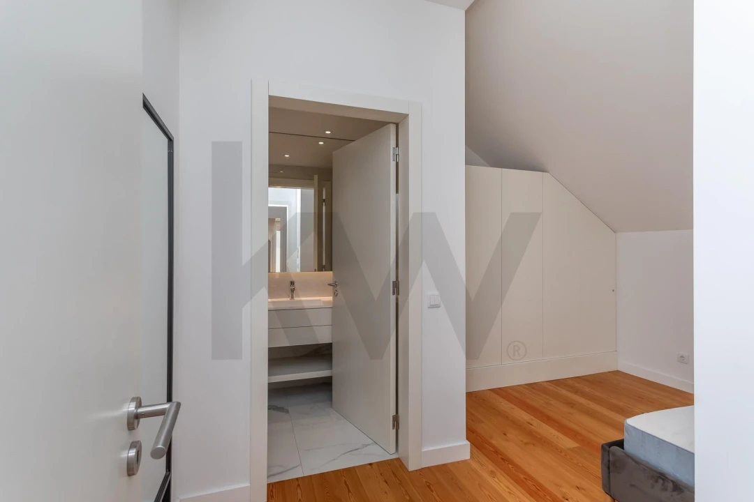 Apartamento T4 para Venda em Santo António Foto 38