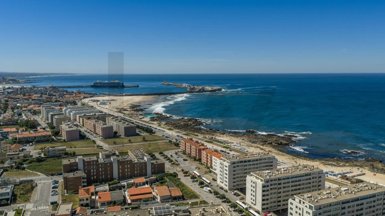 Moradia T5 para Venda em Matosinhos e Leça da Palmeira Foto 41