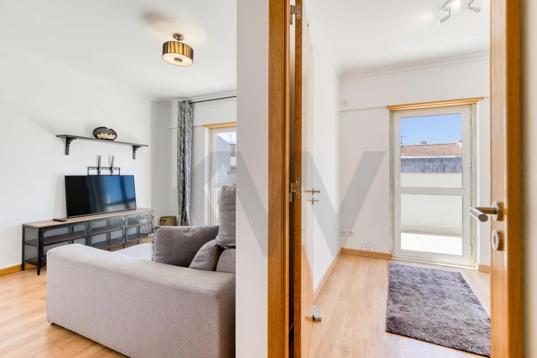 Apartamento T1 para Arrendamento em Venteira Foto 4