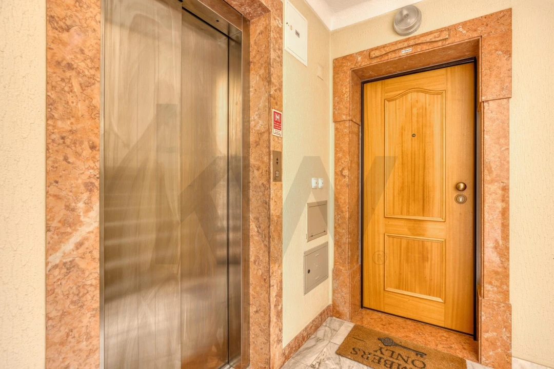 Apartamento T1 para Arrendamento em Venteira Foto 1