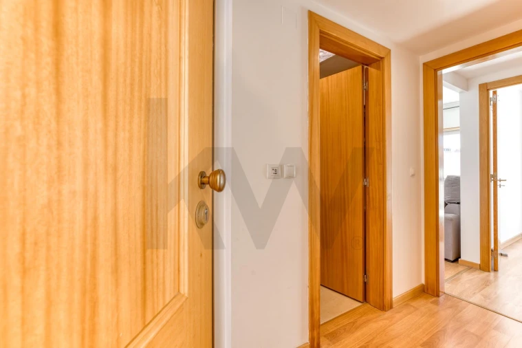 Apartamento T1 para Arrendamento em Venteira Foto 2
