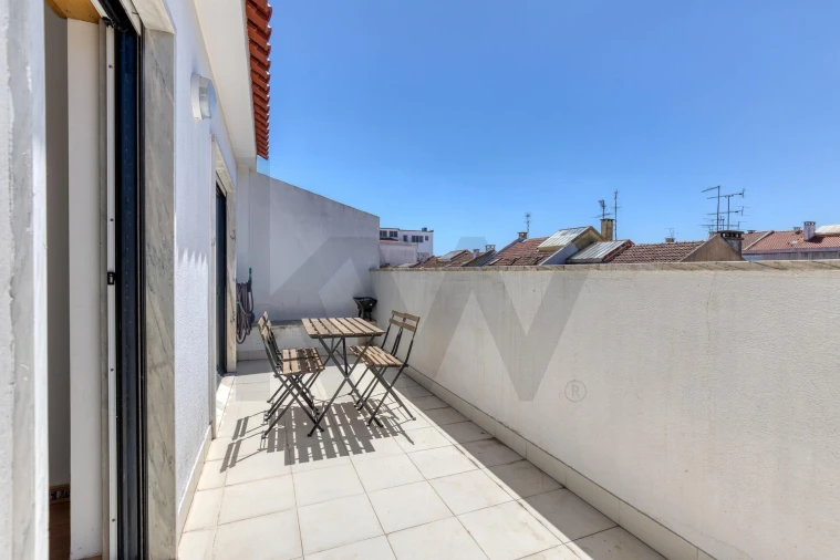 Apartamento T1 para Arrendamento em Venteira Foto 6