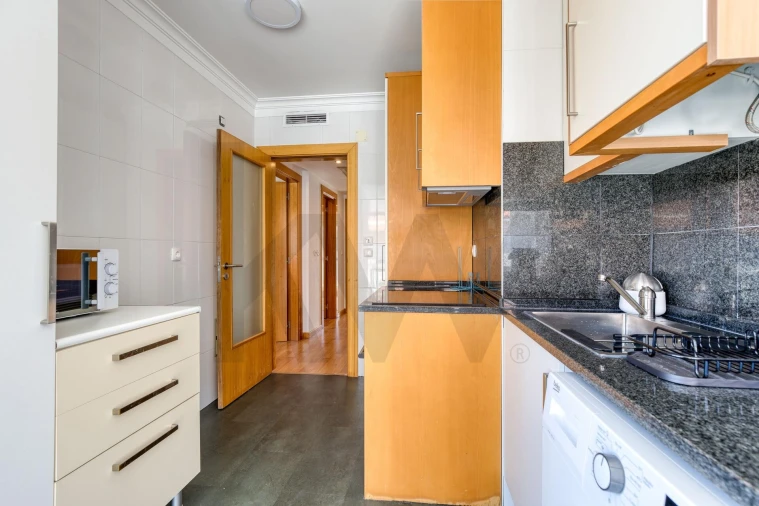 Apartamento T1 para Arrendamento em Venteira Foto 12