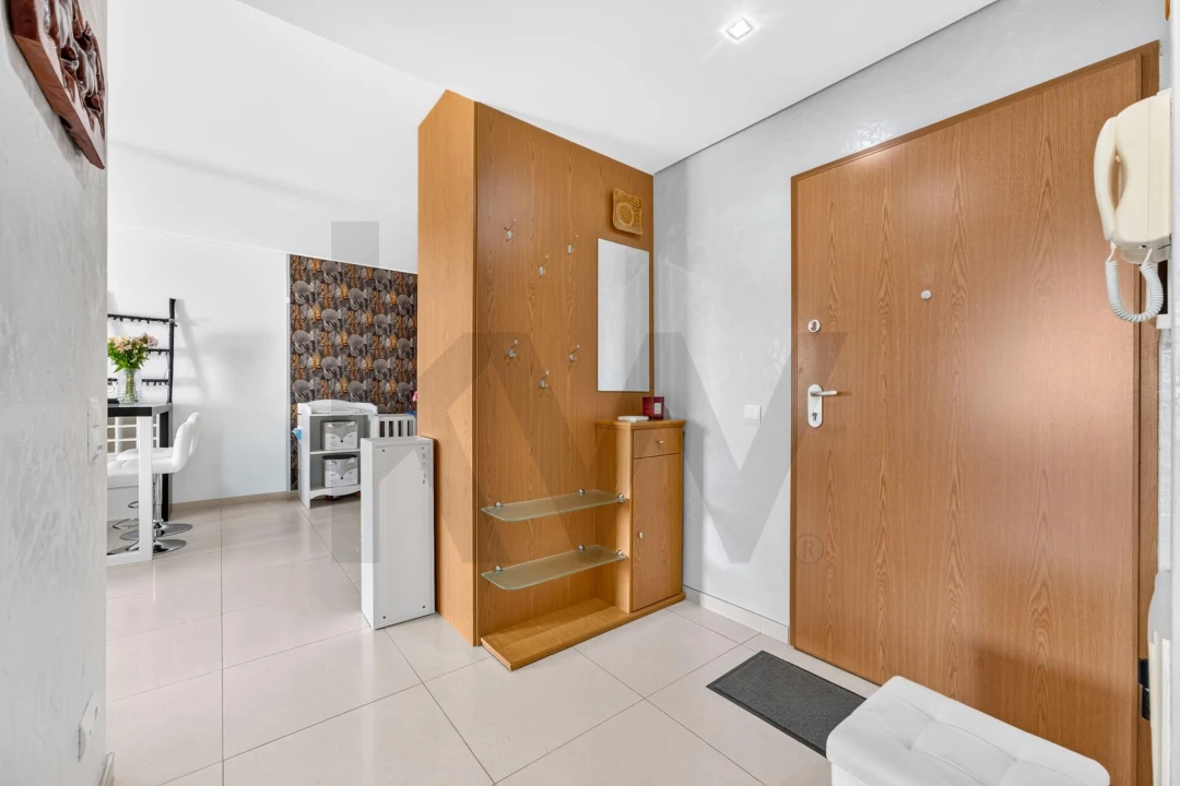 Apartamento T1 para Venda em Caniço Foto 13