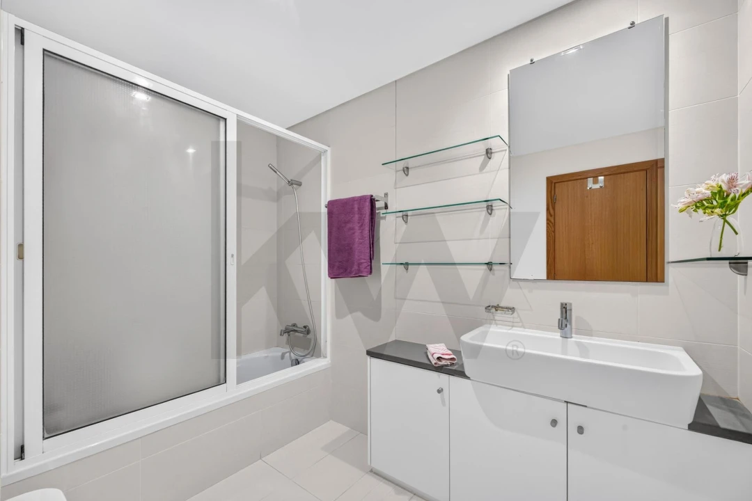 Apartamento T1 para Venda em Caniço Foto 9