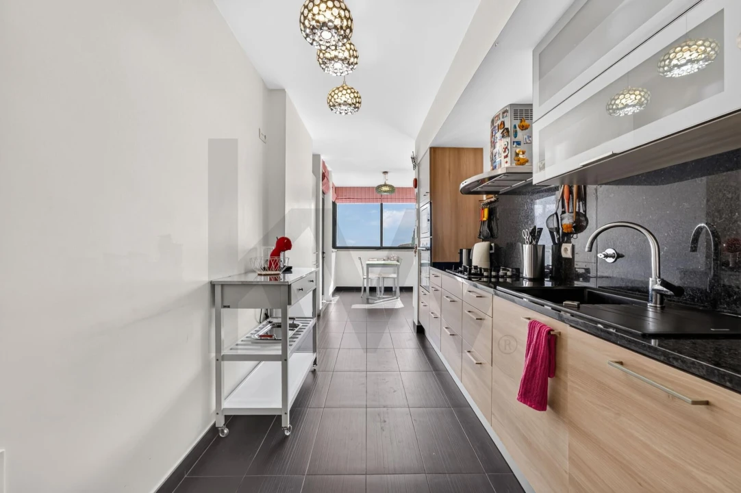 Apartamento T1 para Venda em Caniço Foto 4