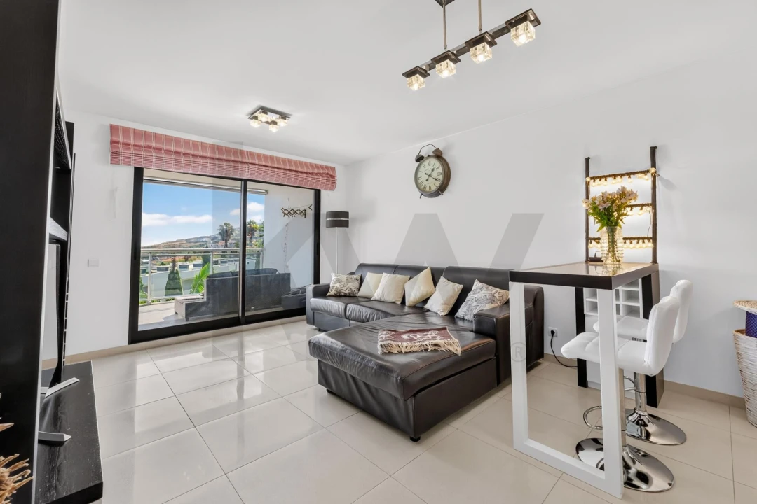 Apartamento T1 para Venda em Caniço Foto 1