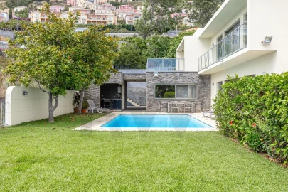 Moradia T4 para Venda em São Gonçalo