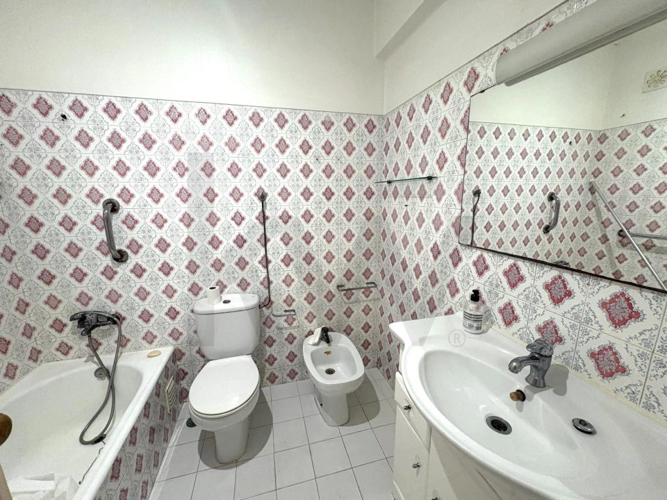 Apartamento T2 para Venda em Carcavelos e Parede Foto 19
