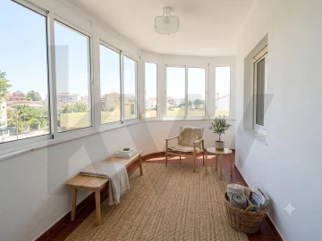 Apartamento T2 para Venda em Carcavelos e Parede
