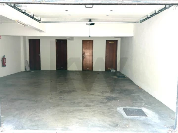 Apartamento T2 para Venda em Carcavelos e Parede