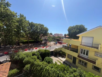 Apartamento T2 para Venda em Carcavelos e Parede