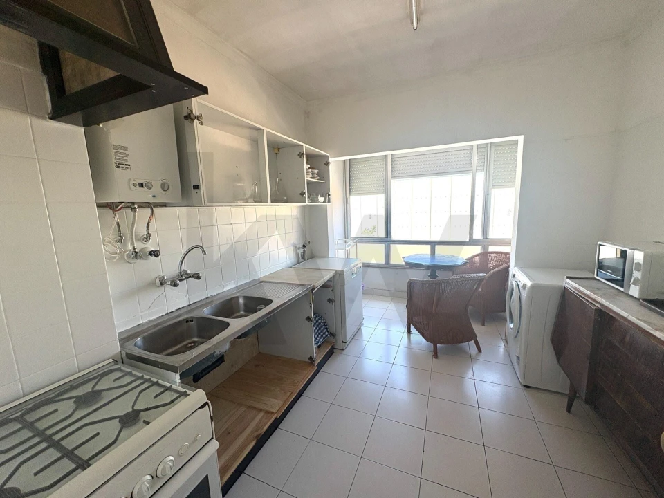 Apartamento T2 para Venda em Carcavelos e Parede Foto 18