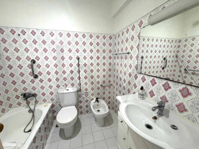 Apartamento T2 para Venda em Carcavelos e Parede Foto 19