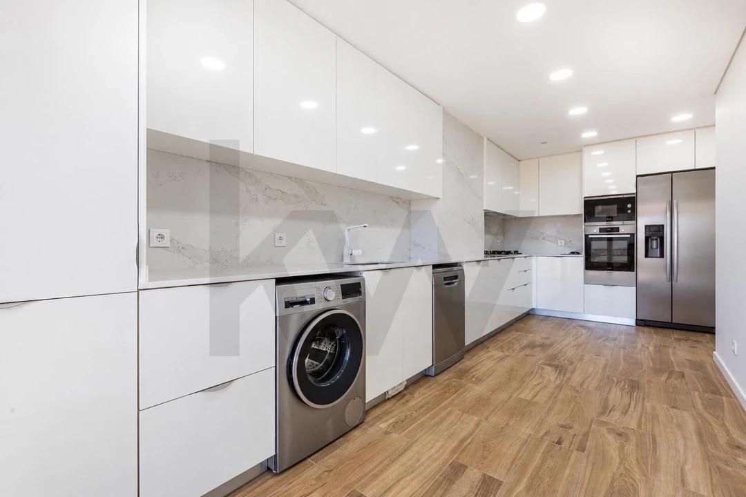 Apartamento T3 para Venda em Carcavelos e Parede Foto 34