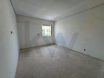 Apartamento T3 para Venda em Carcavelos e Parede