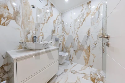 Apartamento T3 para Venda em Carcavelos e Parede